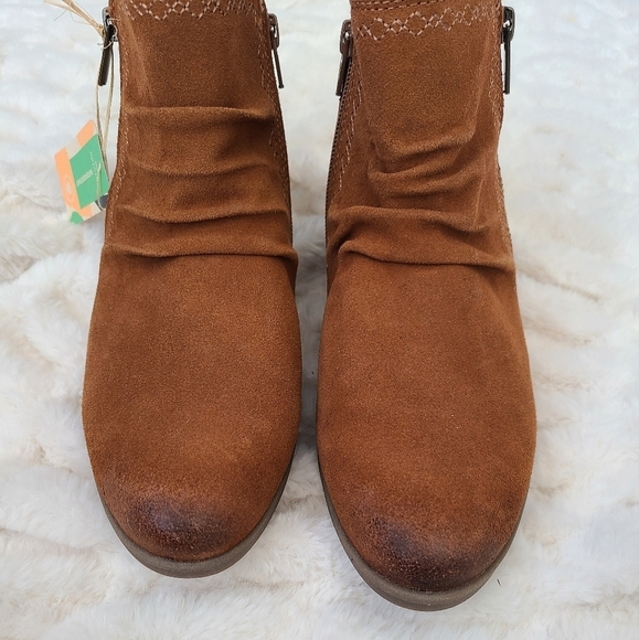 Earth Origins New 8.5W Faux Suede Brown Zip Booties Boots Shoes Water Resistant - Picture 6 of 6